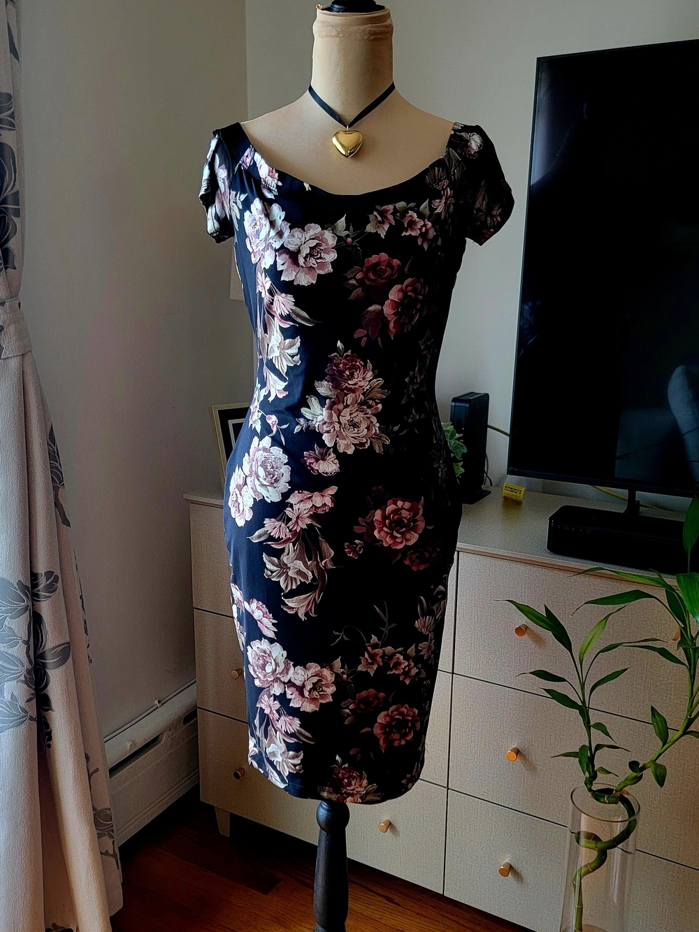 Guess Shiny Floral Bardot Bodycon Dress - Size L (Fits US M)